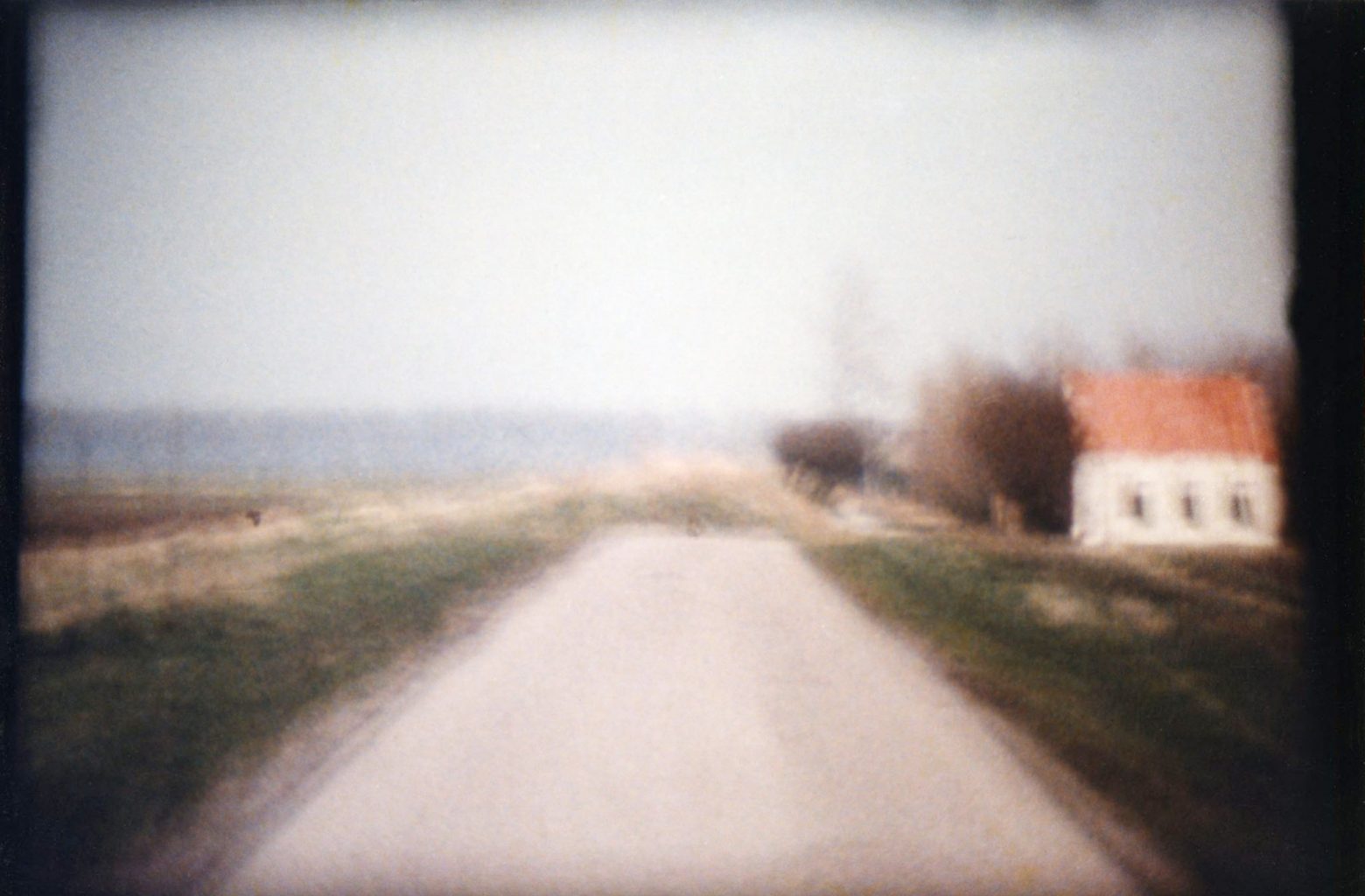 Een deel van de horizon / A part of the horizon. Still from Super8 movie 'Horizon Route, 1980'