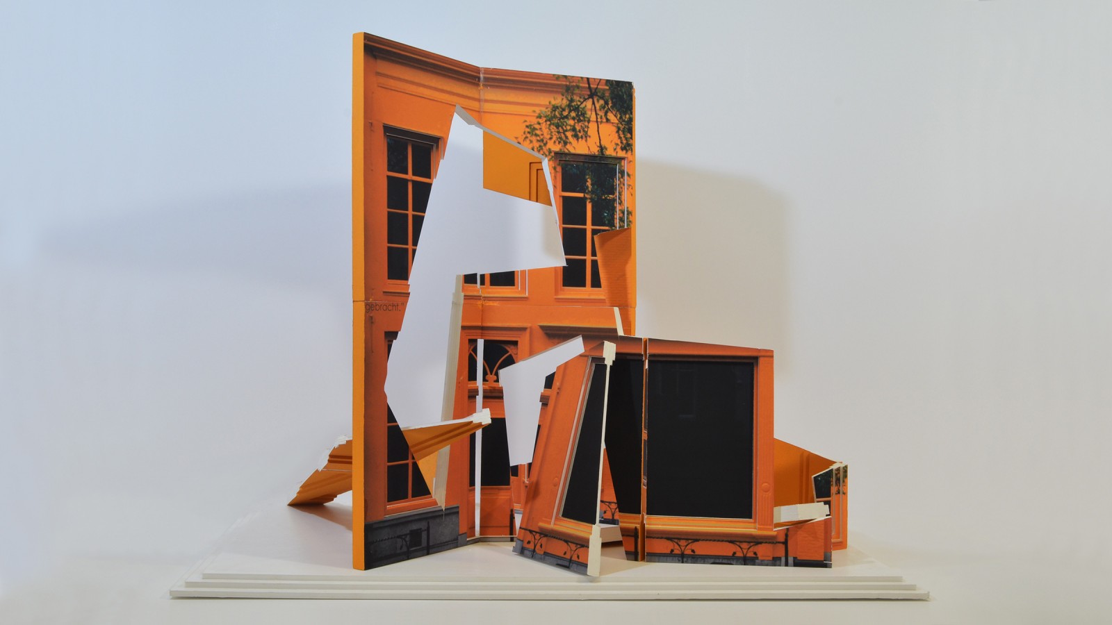 Monument - Folding book 4, 2015.     8 pages each 44,5 x 32 x 2,5 cm. Overall 92,5 x 124 x 80 cm.