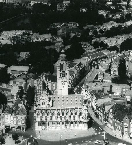 Herplaatsen van het Stadhuis, 1984